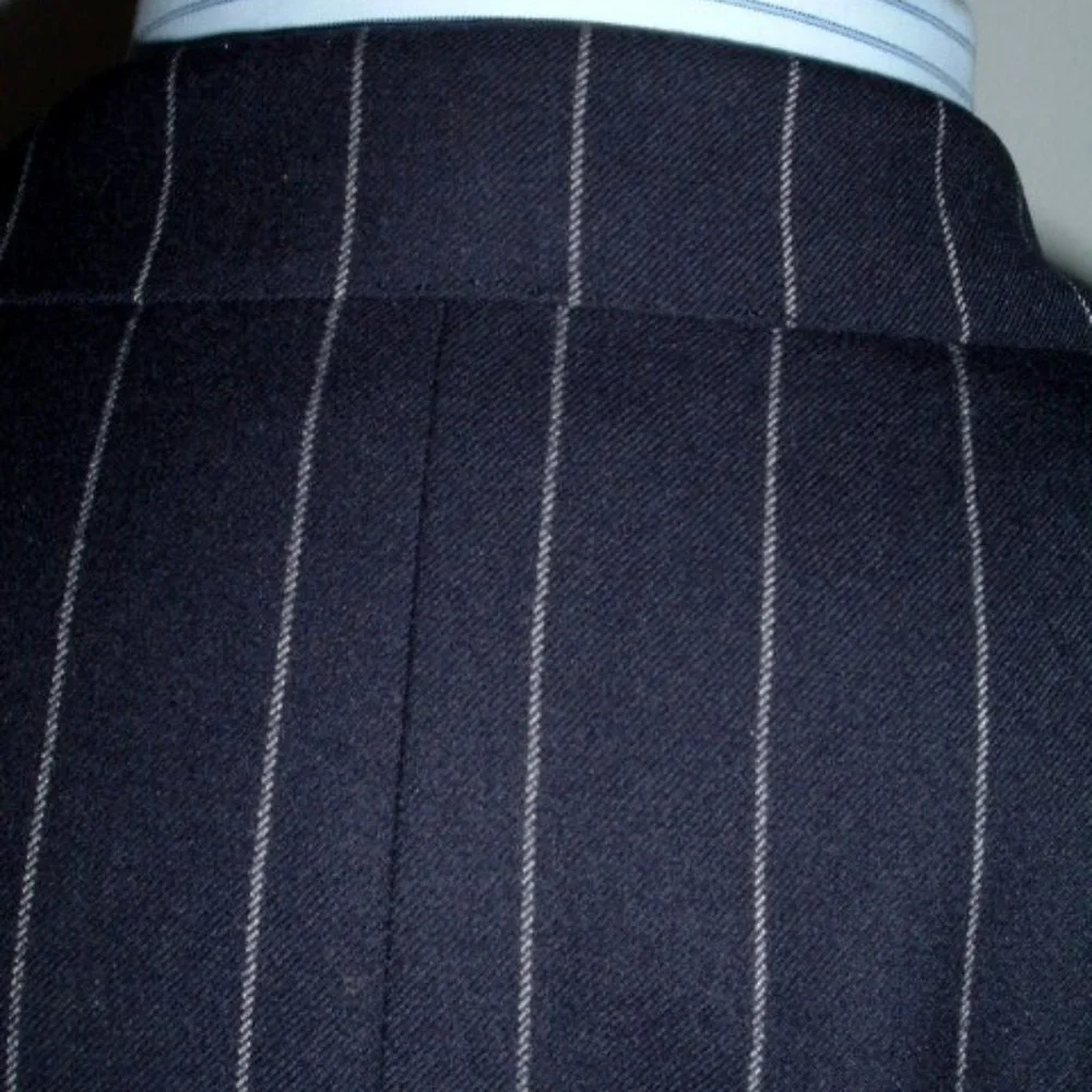 H. HUNTSMAN & SONS navy stripes 2 button blazer 42 Savile Row England vintage